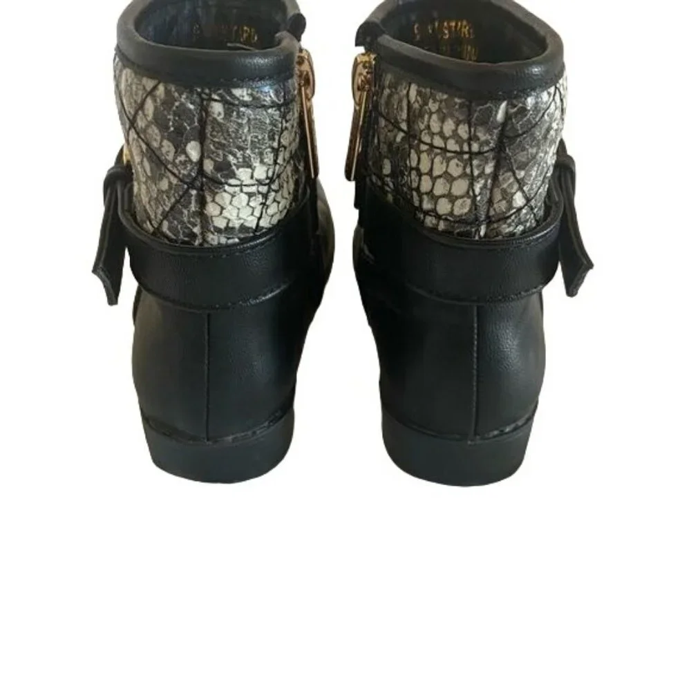 Tahari Kustard Black Snakeskin Ankle Booties‎ Sz 9 (Girls)
